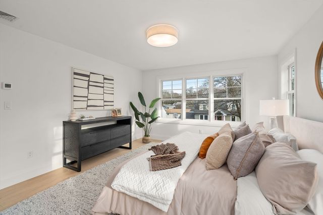 33 Dickson Ave, Arlington, MA 02474