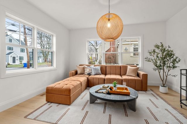 33 Dickson Ave, Arlington, MA 02474