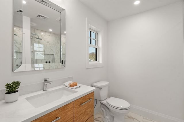 33 Dickson Ave, Arlington, MA 02474