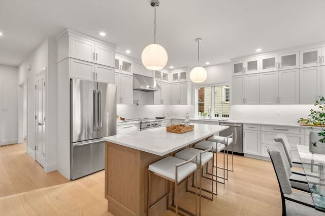 33 Dickson Ave, Arlington, MA 02474