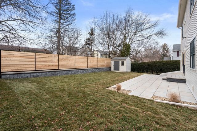 33 Dickson Ave, Arlington, MA 02474