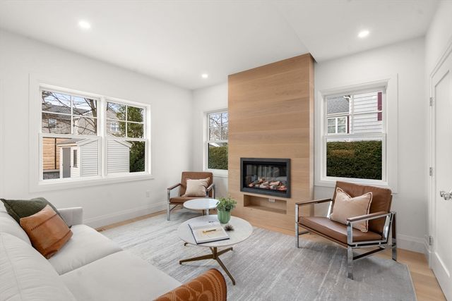 33 Dickson Ave, Arlington, MA 02474