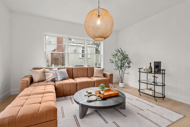 33 Dickson Ave, Arlington, MA 02474