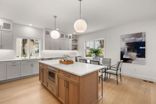 33 Dickson Ave, Arlington, MA 02474