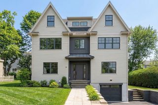 33 Dickson Ave, Arlington, MA 02474