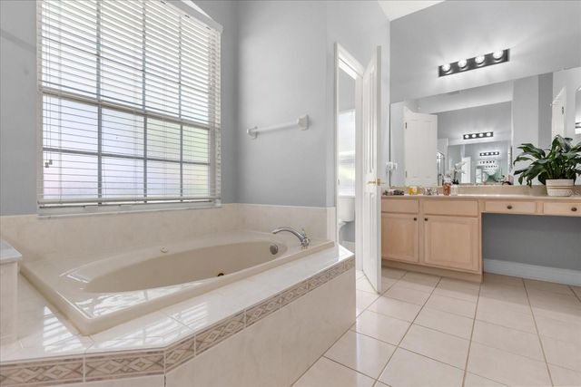 10207 ARBOR SIDE DRIVE, Tampa, FL 33647