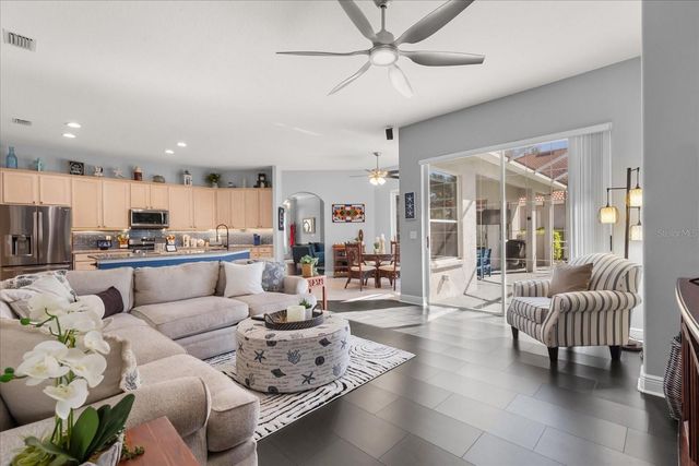 10207 ARBOR SIDE DRIVE, Tampa, FL 33647