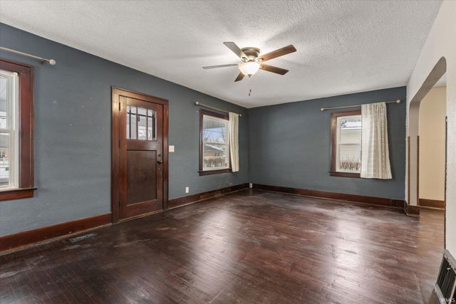 1222 E Beardsley Avenue, Elkhart, IN 46514