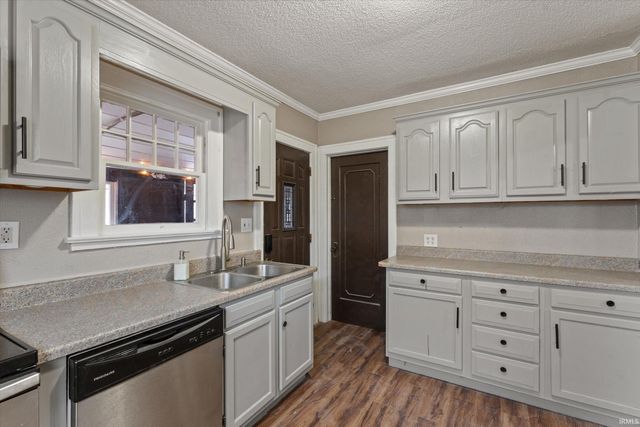 1222 E Beardsley Avenue, Elkhart, IN 46514