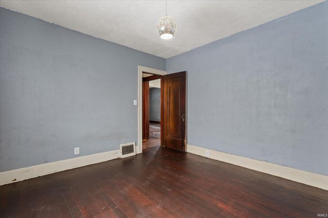 1222 E Beardsley Avenue, Elkhart, IN 46514