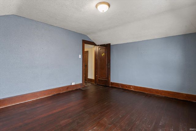 1222 E Beardsley Avenue, Elkhart, IN 46514