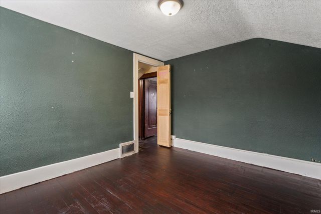 1222 E Beardsley Avenue, Elkhart, IN 46514