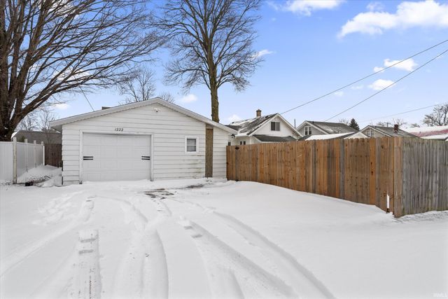 1222 E Beardsley Avenue, Elkhart, IN 46514