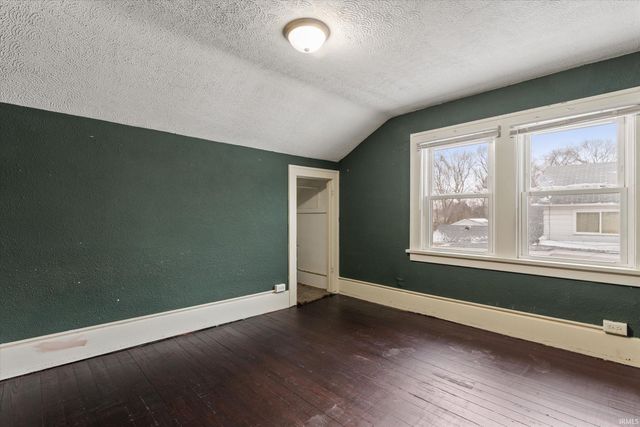 1222 E Beardsley Avenue, Elkhart, IN 46514