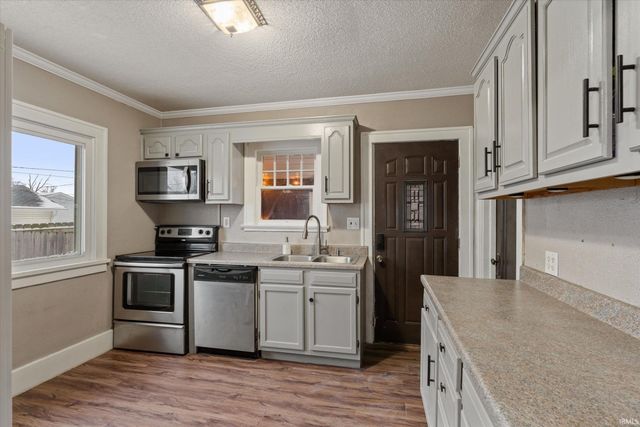 1222 E Beardsley Avenue, Elkhart, IN 46514