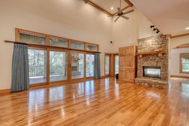 1949 Big Pine Drive, Hiawassee, GA 30546