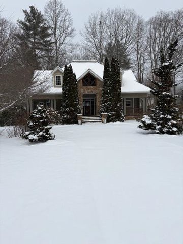 1949 Big Pine Drive, Hiawassee, GA 30546