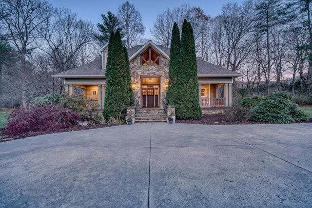 1949 Big Pine Drive, Hiawassee, GA 30546