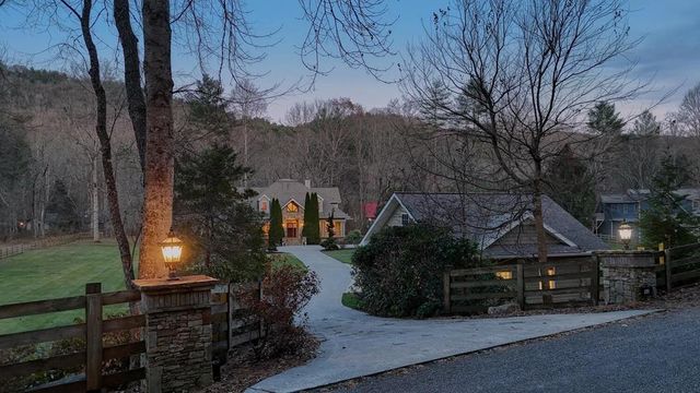 1949 Big Pine Drive, Hiawassee, GA 30546