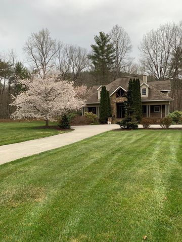 1949 Big Pine Drive, Hiawassee, GA 30546