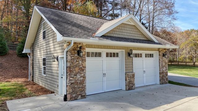 1949 Big Pine Drive, Hiawassee, GA 30546