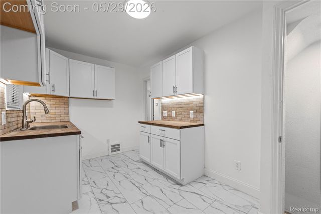 20467 Binder Street, Detroit, MI 48234