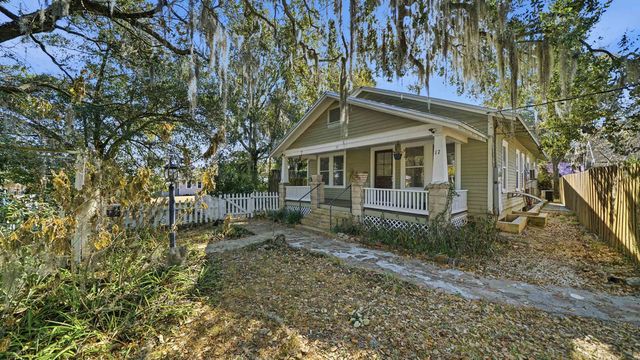 17 Aviles Dr, St Augustine, FL 32084