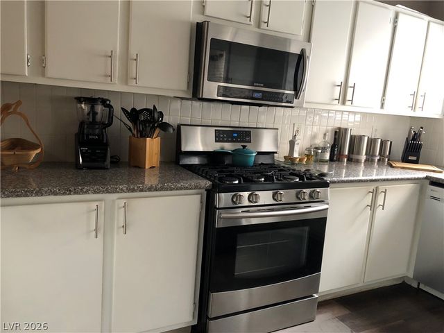 7803 Foxwood Place 4, Las Vegas, NV 89145