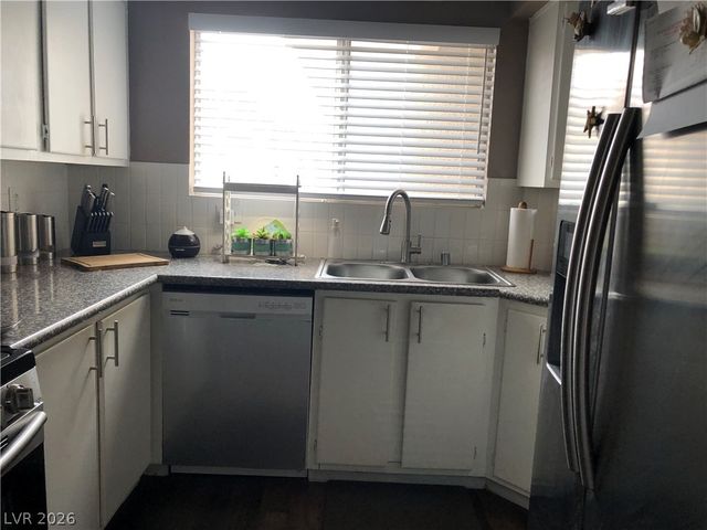 7803 Foxwood Place 4, Las Vegas, NV 89145