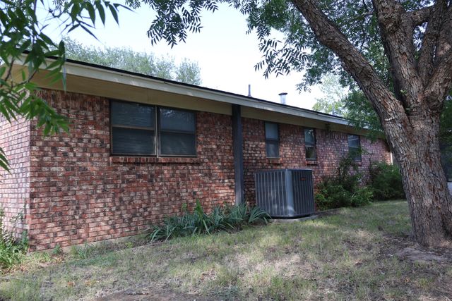 4315 Waples Road, Granbury, TX 76049