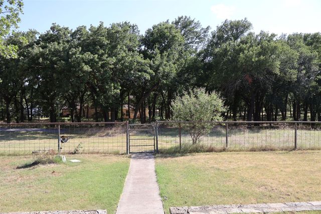 4315 Waples Road, Granbury, TX 76049