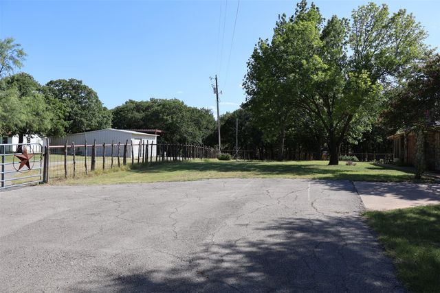 4315 Waples Road, Granbury, TX 76049
