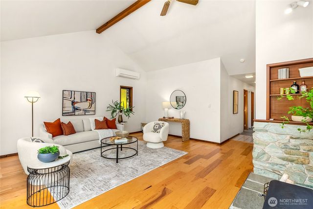 676 Park Avenue NE, Bainbridge Island, WA 98110