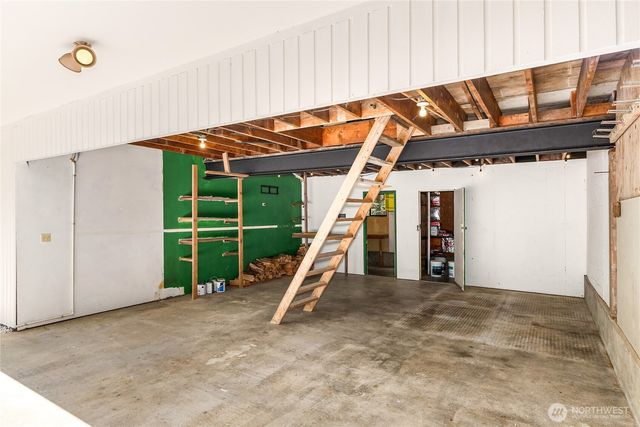676 Park Avenue NE, Bainbridge Island, WA 98110