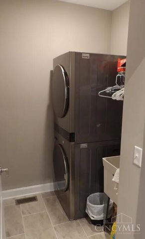 658 Hawthorne Avenue, Cincinnati, OH 45205