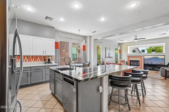 12445 W FETLOCK Trail, Peoria, AZ 85383