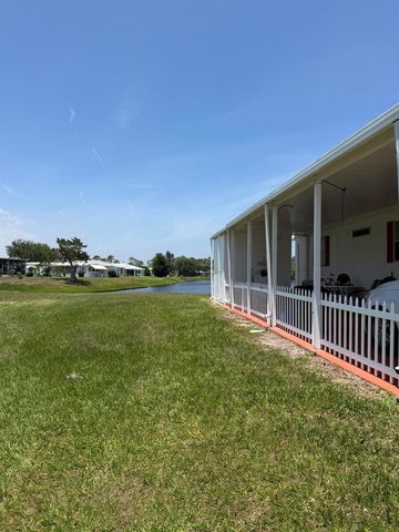 19 Rio Verde Way, Port St. Lucie, FL 34952