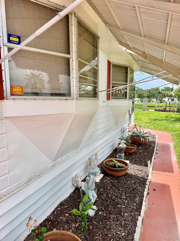 19 Rio Verde Way, Port St. Lucie, FL 34952