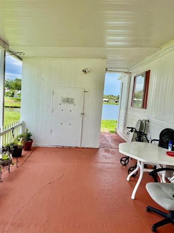 19 Rio Verde Way, Port St. Lucie, FL 34952