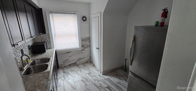 5003 Middlesex Street, Dearborn, MI 48126