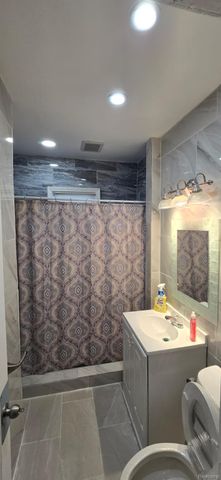 5003 Middlesex Street, Dearborn, MI 48126