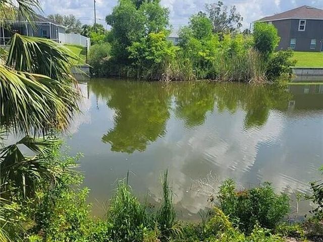 2205 NE 25th Terrace, Cape Coral, FL 33909