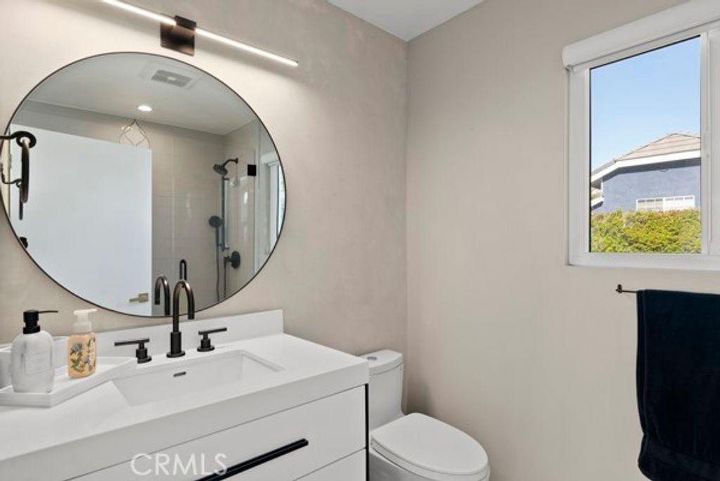 Image 31 of property listing at 9514 Oakridge Place, Chatsworth, CA 91311