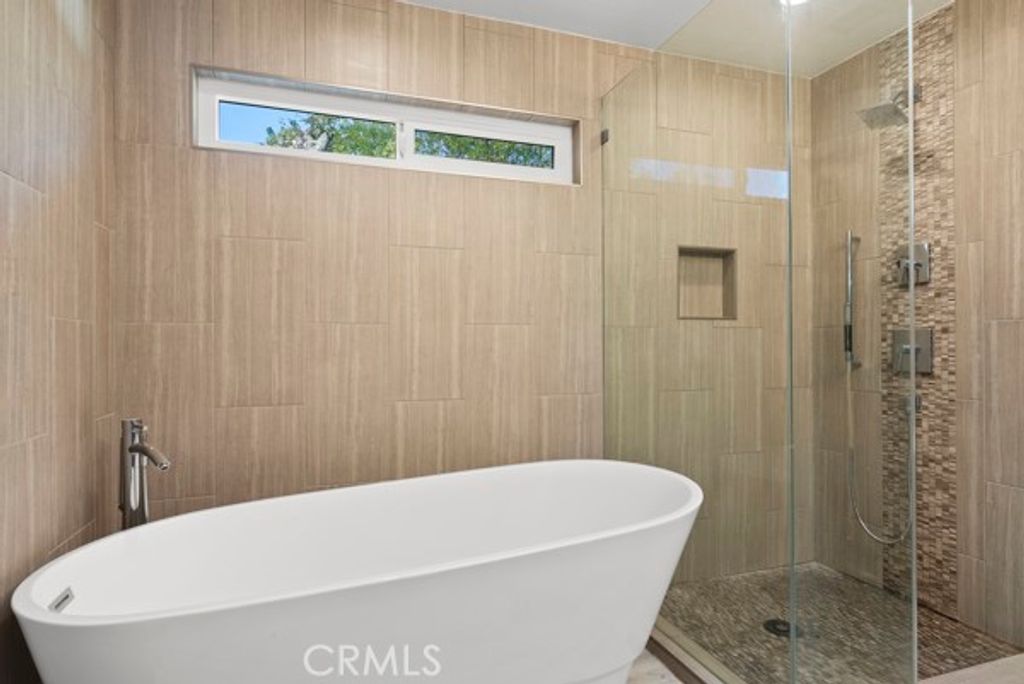 Image 51 of property listing at 9514 Oakridge Place, Chatsworth, CA 91311