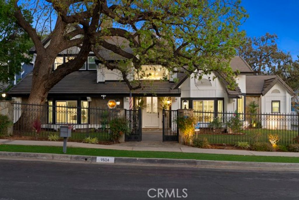 Image 54 of property listing at 9514 Oakridge Place, Chatsworth, CA 91311