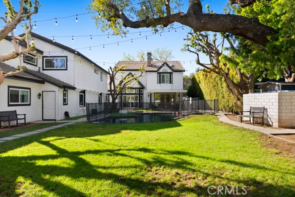 Image 57 of property listing at 9514 Oakridge Place, Chatsworth, CA 91311