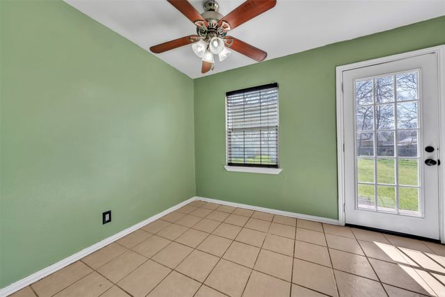 1112 E Mitchell Street, Arlington, TX 76010