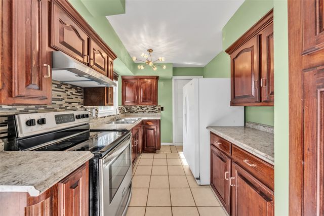 1112 E Mitchell Street, Arlington, TX 76010