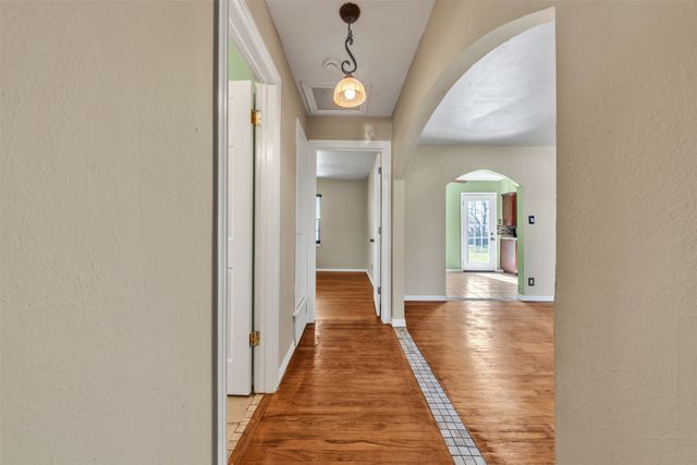 1112 E Mitchell Street, Arlington, TX 76010