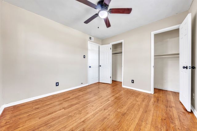 1112 E Mitchell Street, Arlington, TX 76010